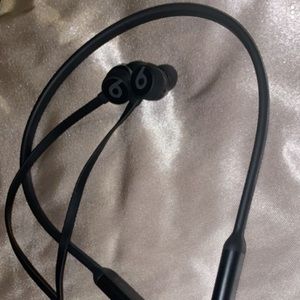 Beats by Dre Bluetooth headphones